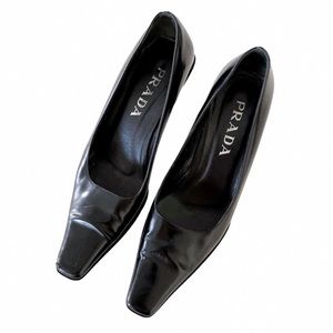 🌹SOLD🌹 90s Prada Heels
